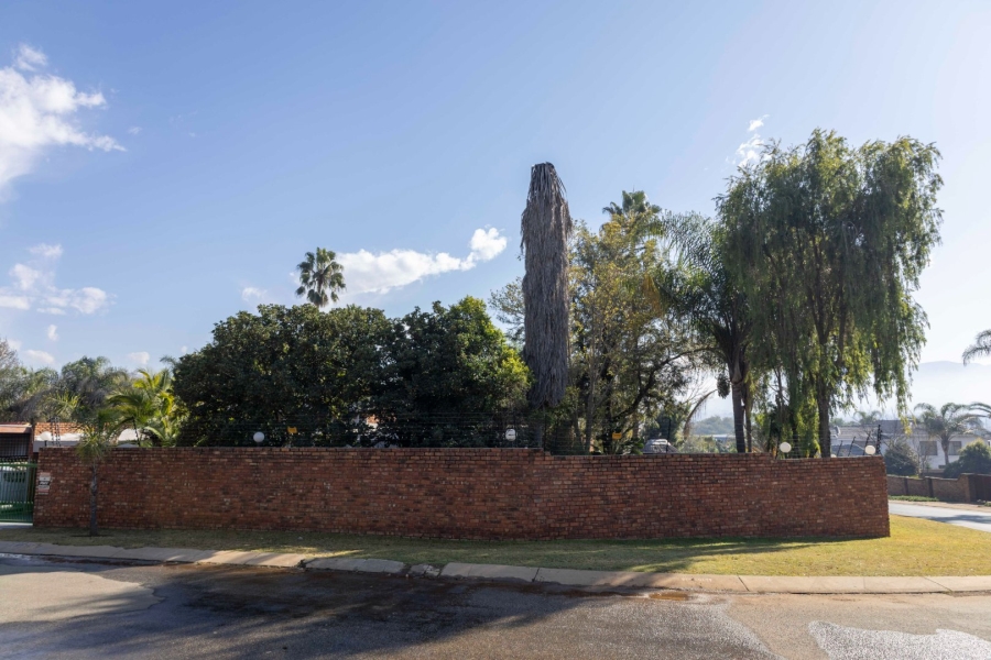 To Let 4 Bedroom Property for Rent in Ifafi North West